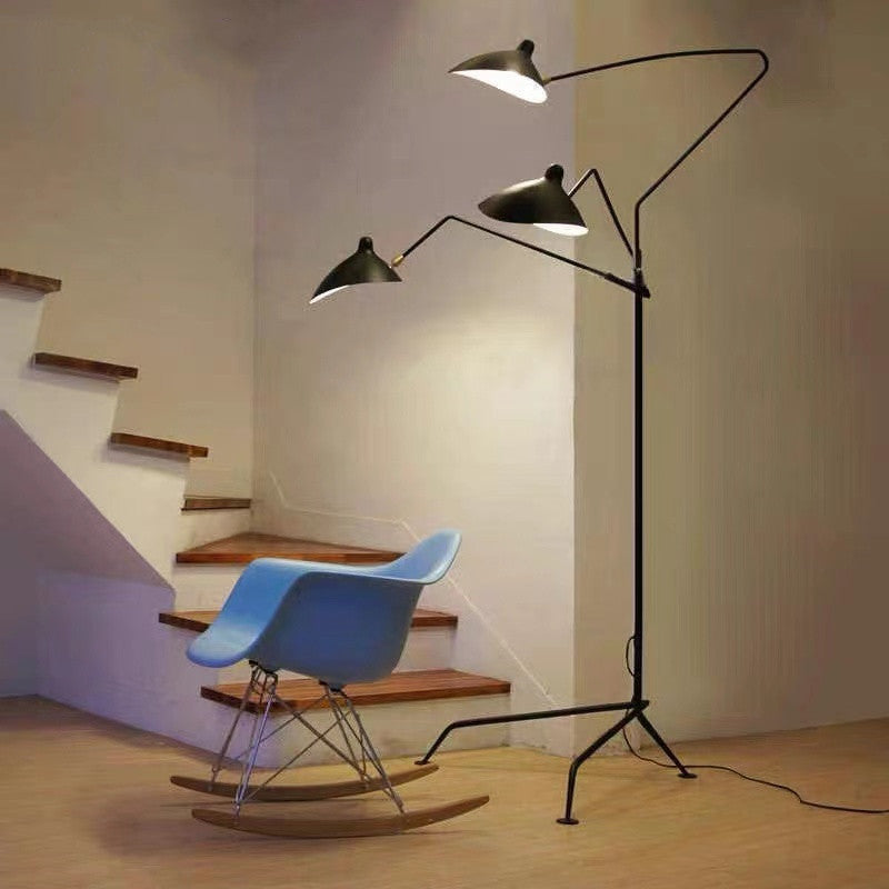 Mira Diseña Irregular Metal LED Lámpara de Pie Negra