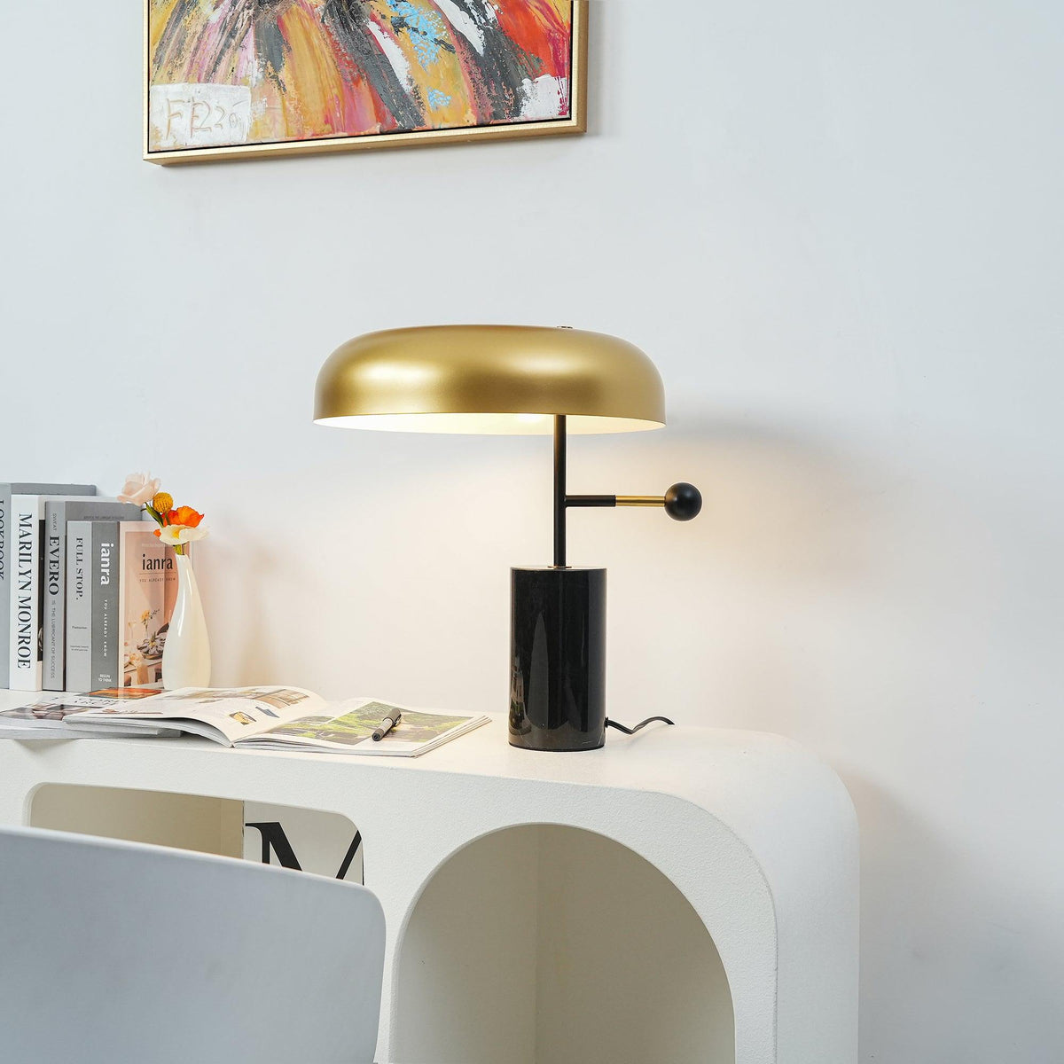 Vovena lámpara de mesa de mármol