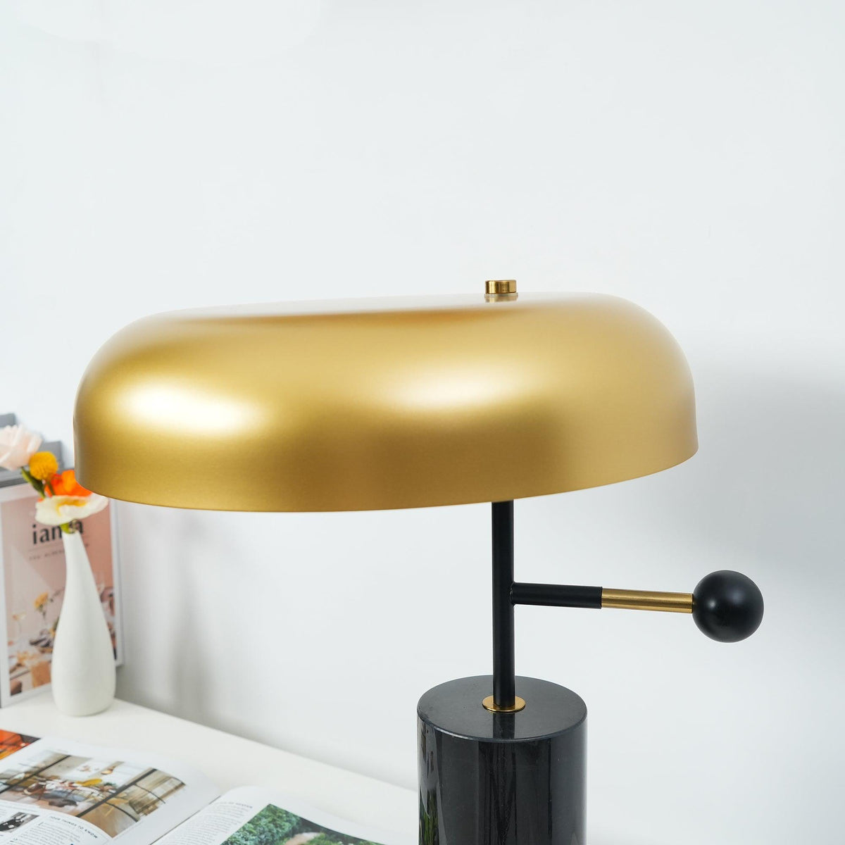 Vovena lámpara de mesa de mármol