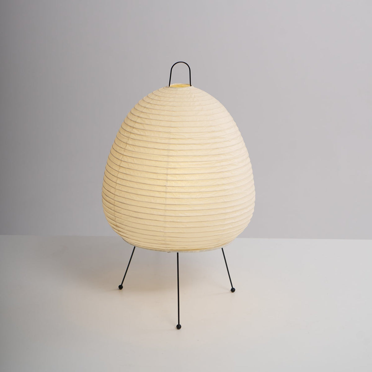 Tranquilux lámpara de mesa de papel inspirada en Japón