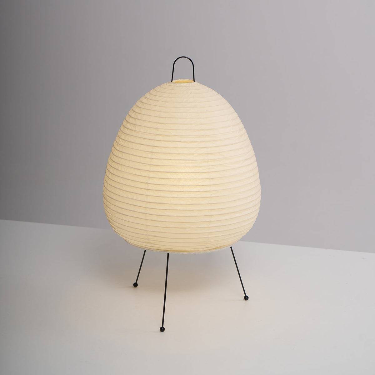 Tranquilux lámpara de mesa de papel inspirada en Japón