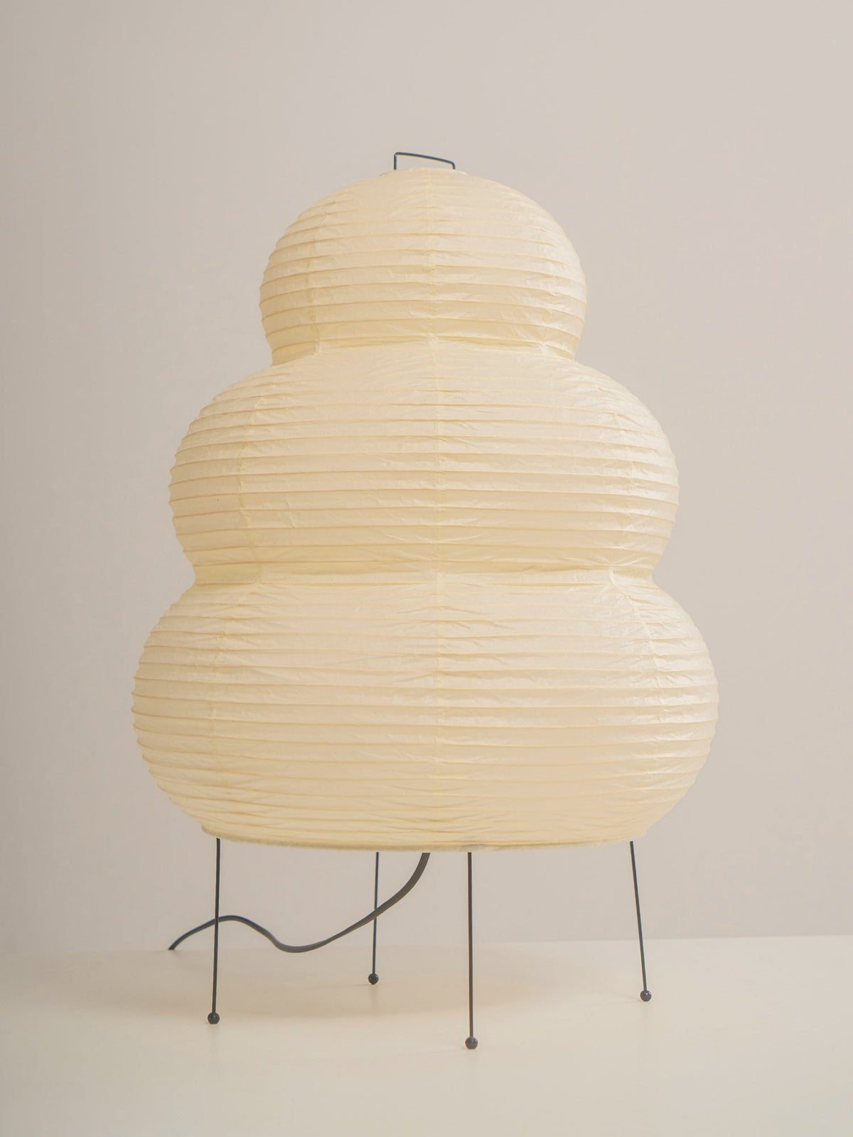 Tranquilux lámpara de mesa de papel inspirada en Japón