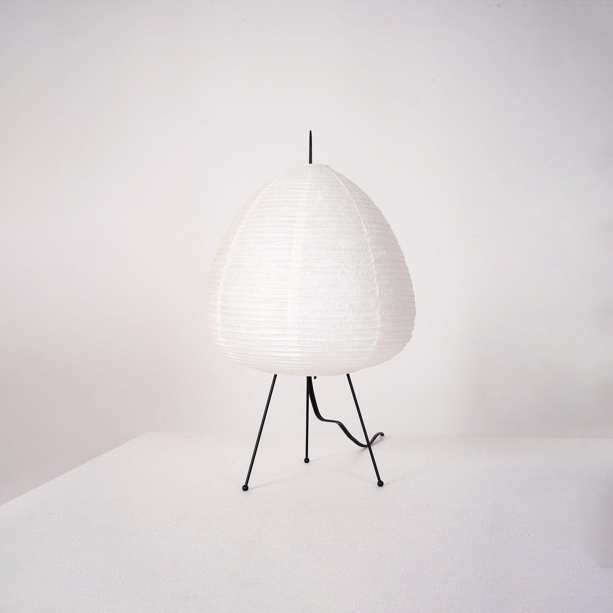Tranquilux lámpara de mesa de papel inspirada en Japón