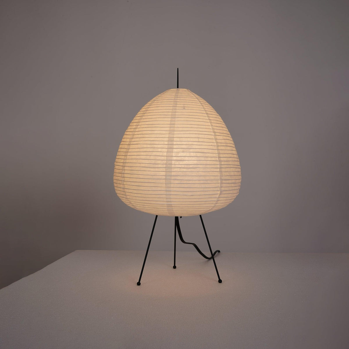 Tranquilux lámpara de mesa de papel inspirada en Japón