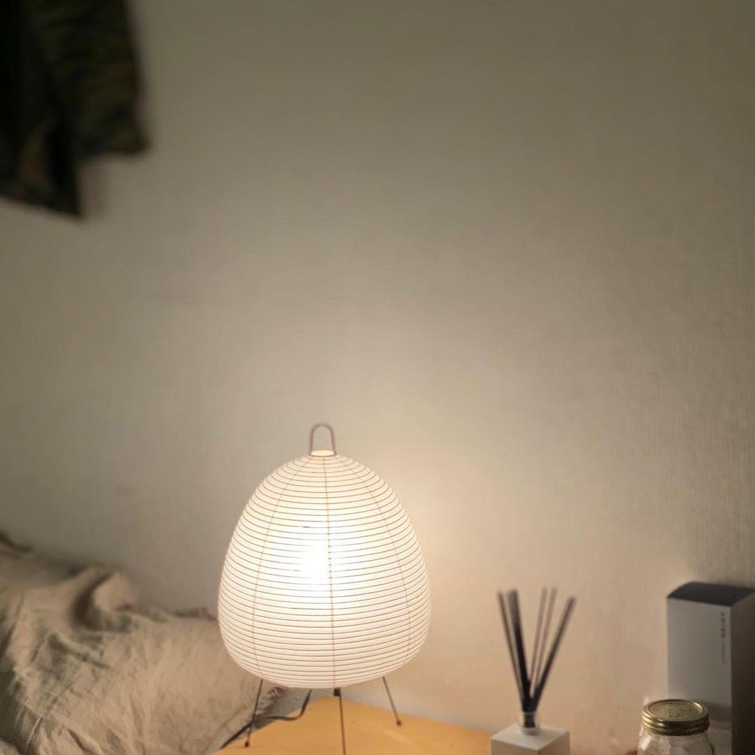Tranquilux lámpara de mesa de papel inspirada en Japón
