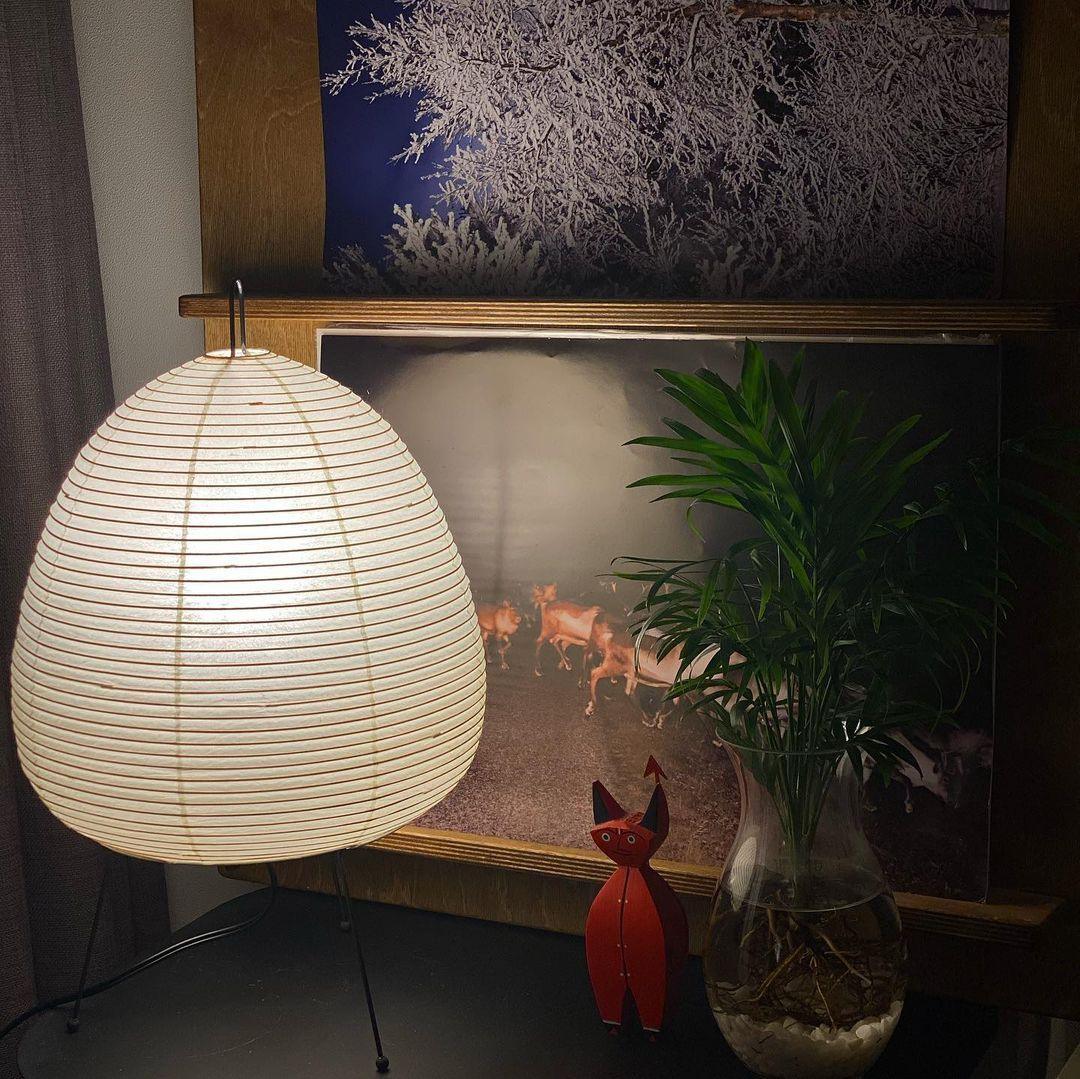 Tranquilux lámpara de mesa de papel inspirada en Japón
