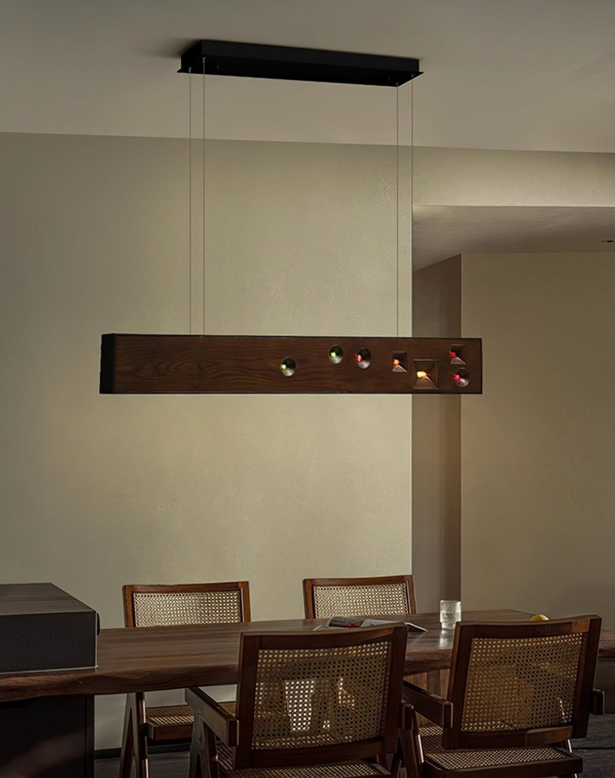 Elvorora lámpara colgante de madera Gemstone lineal LED