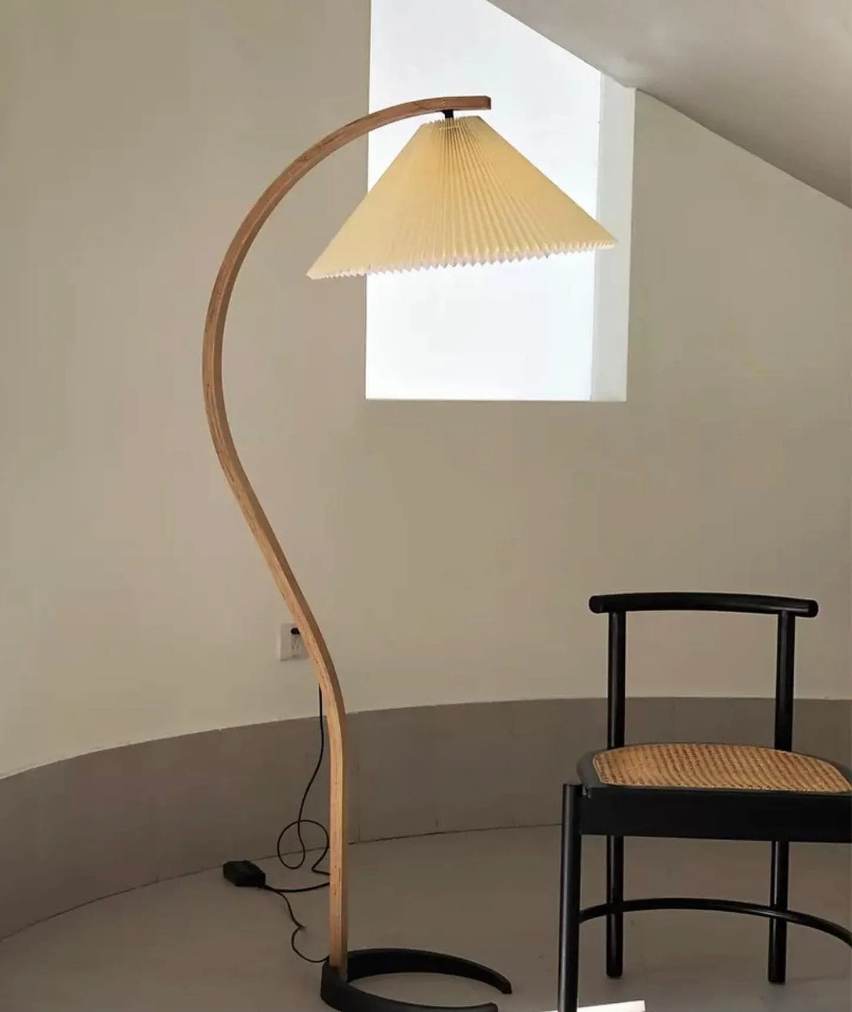 Viaro lámpara de pie de madera