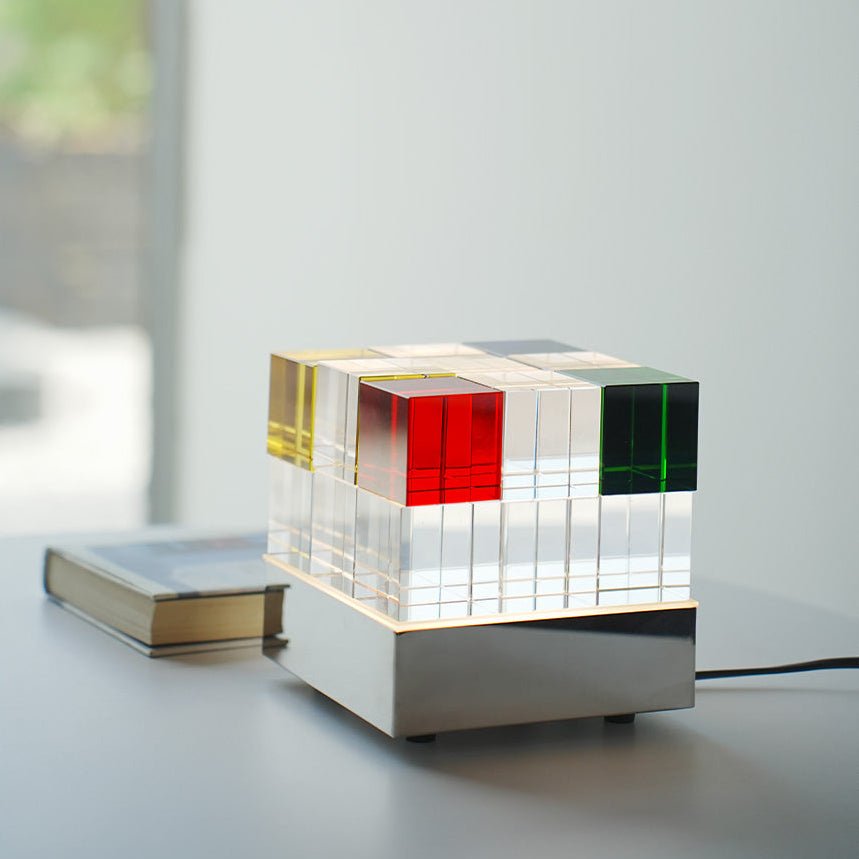 Elleryn lámpara de mesa de cristal colorido en forma de cubo