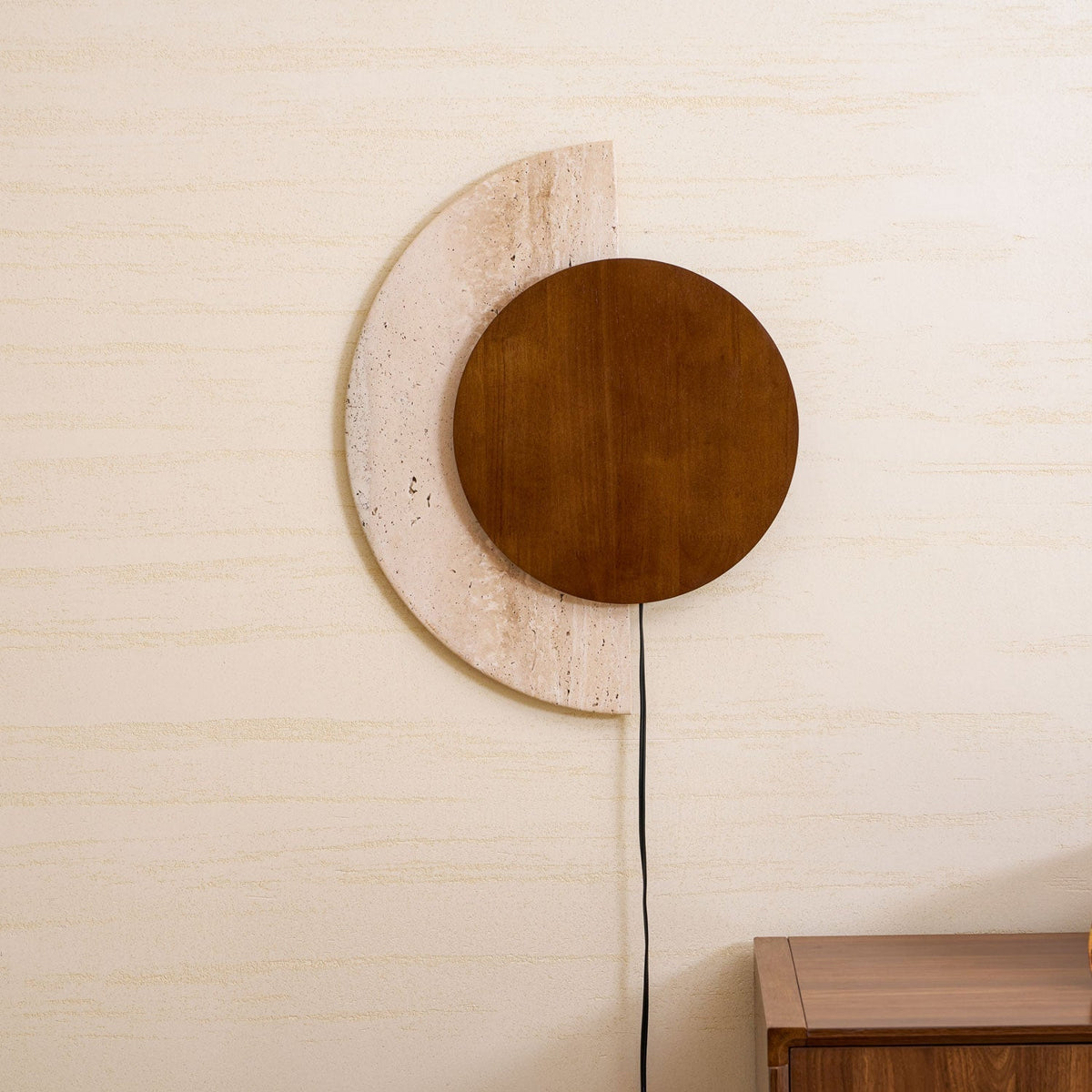 Crescent Halo enchufe-in aplique de pared enchufable