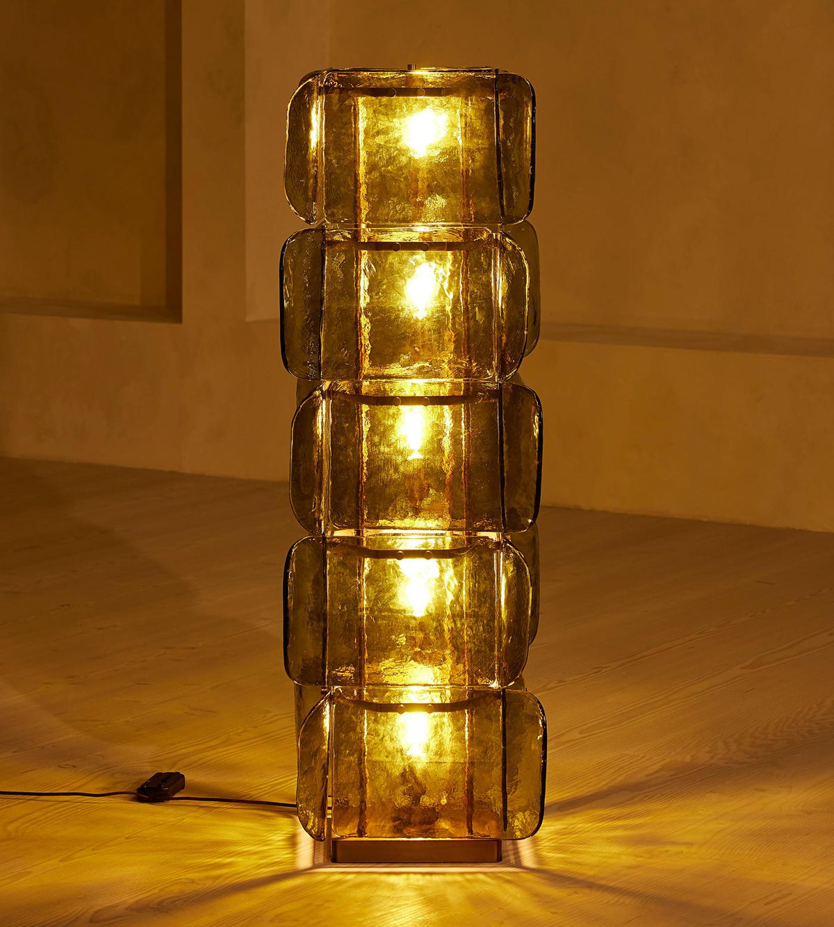 Cubo lámpara de pie
