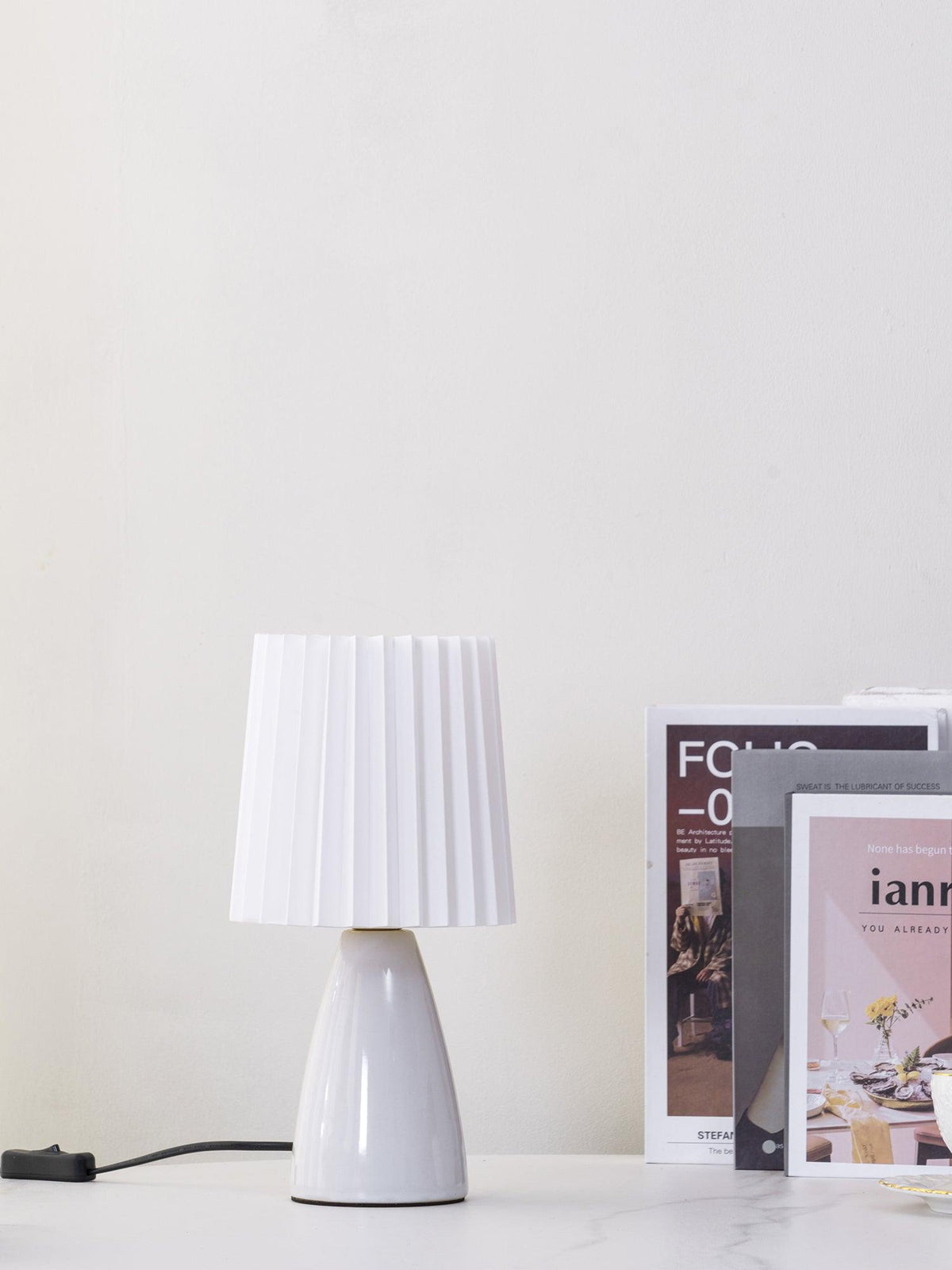 Boko lámpara de mesa minimalista de tejido