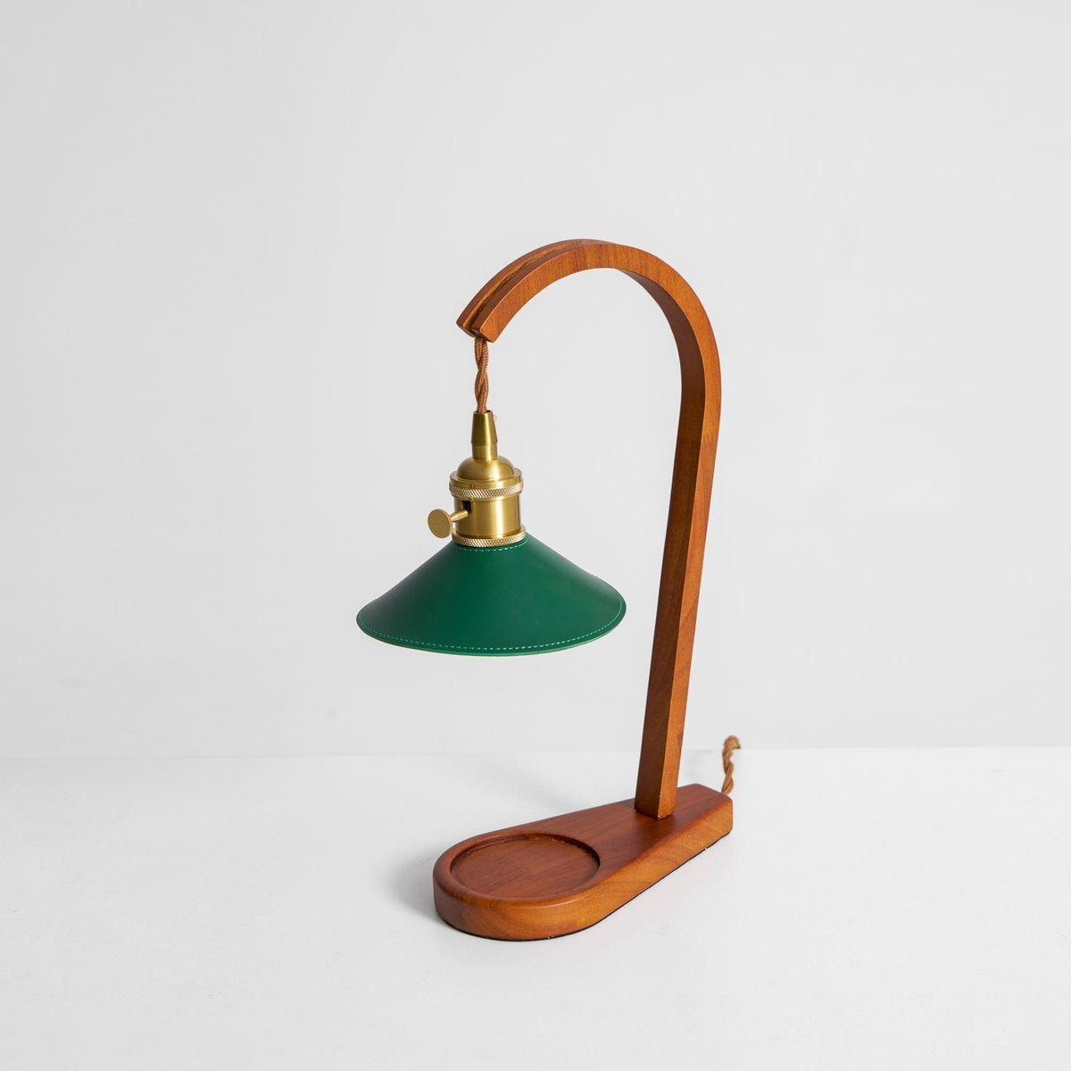 Oreliira lámpara de mesa