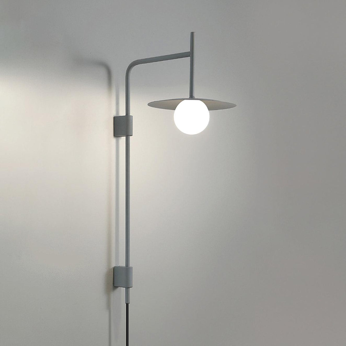 Paxon aplique de pared Swing Arm con vidrio enchufable