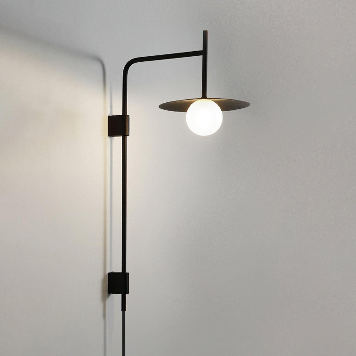 Paxon aplique de pared Swing Arm con vidrio enchufable