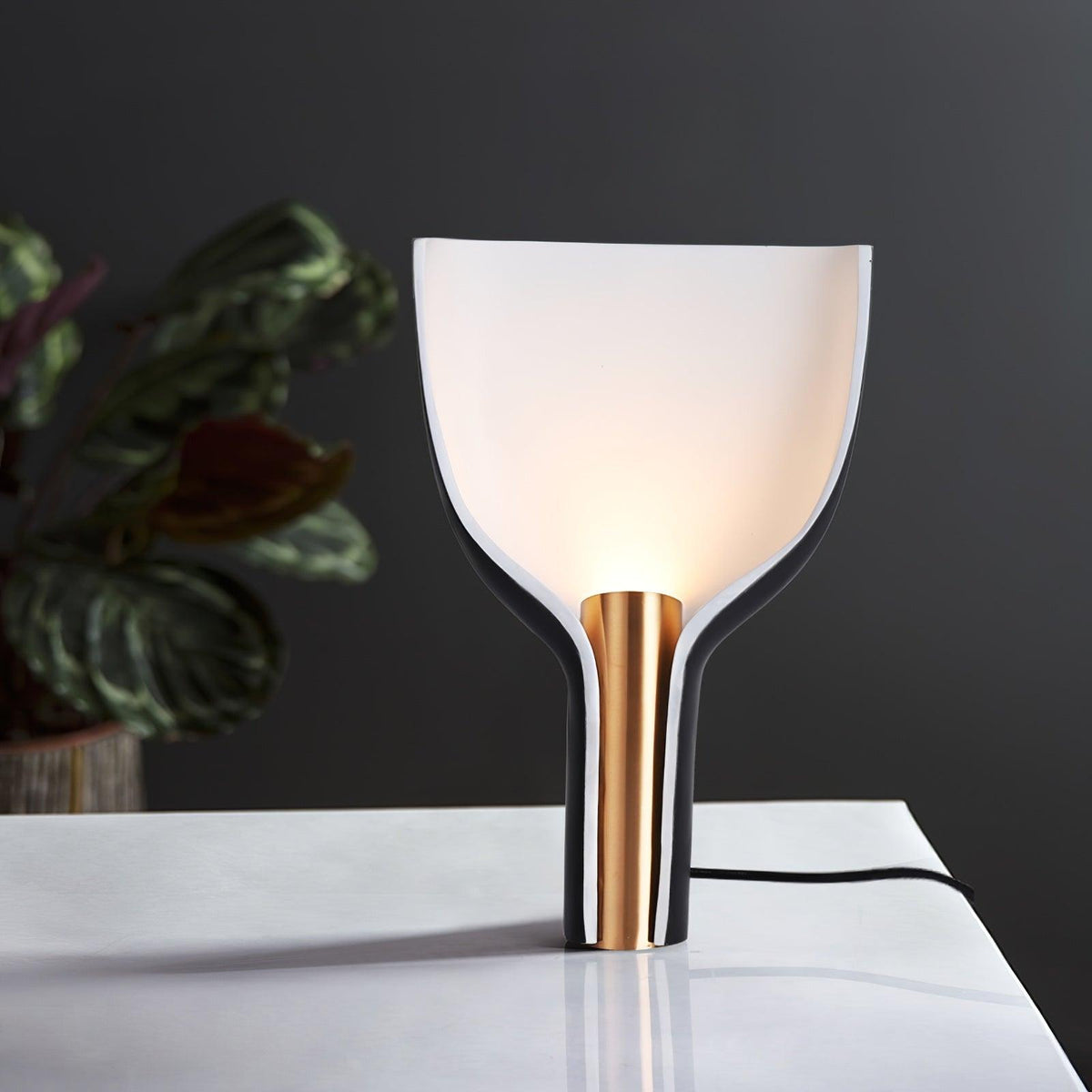 Jett lámpara de mesa moderna