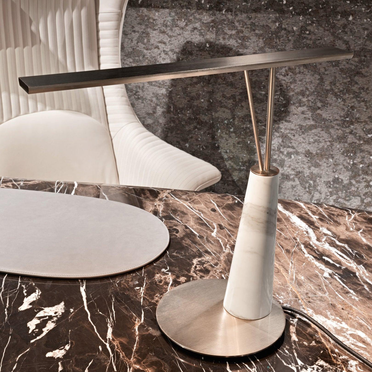 Lunaris lámpara de mesa moderna de mármol