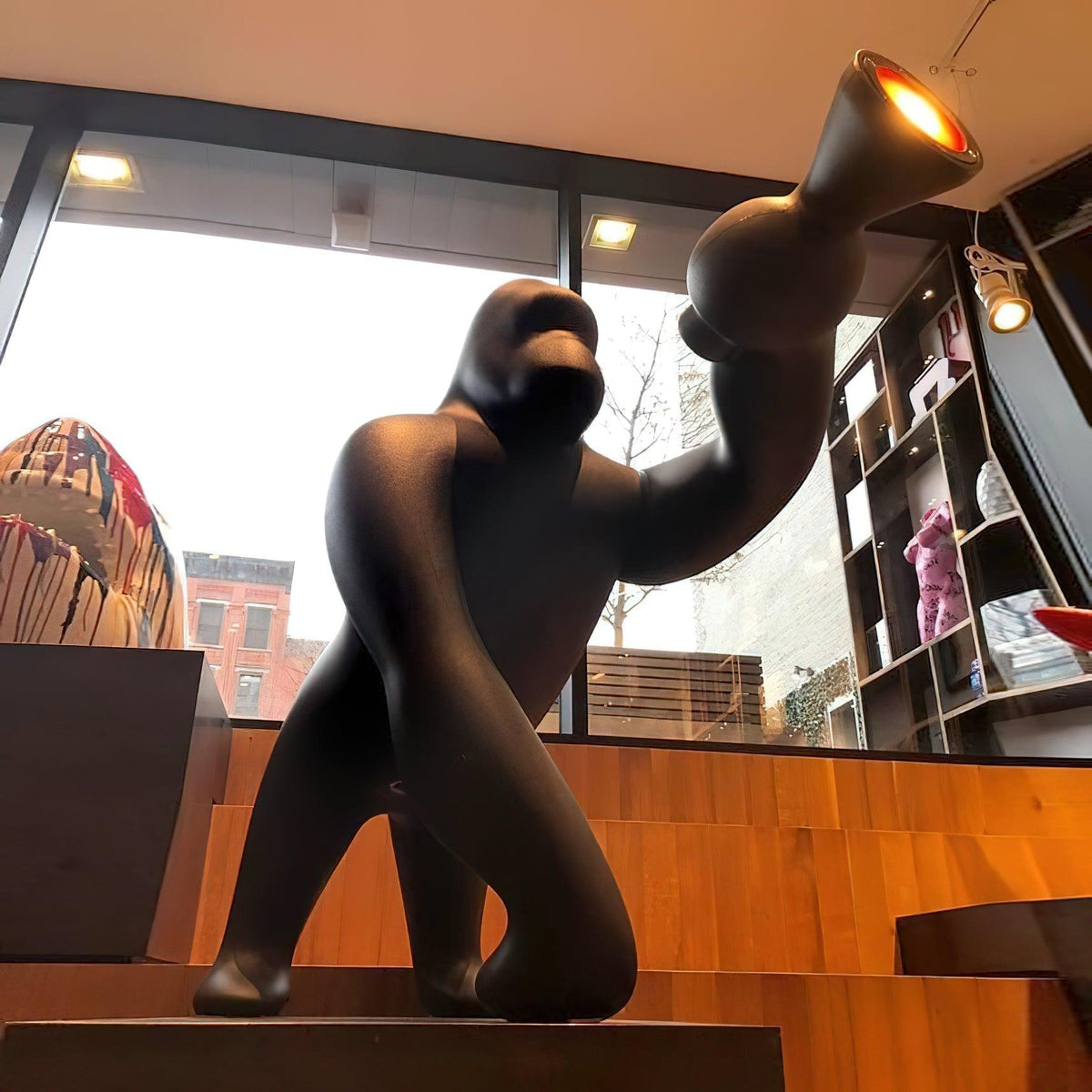 Gorilla lámpara de pie