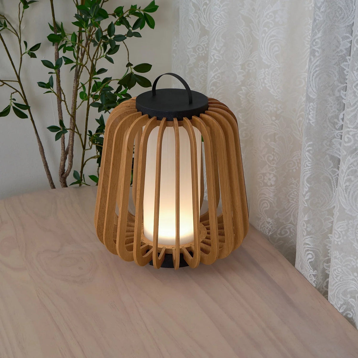 Fern lámpara de mesa