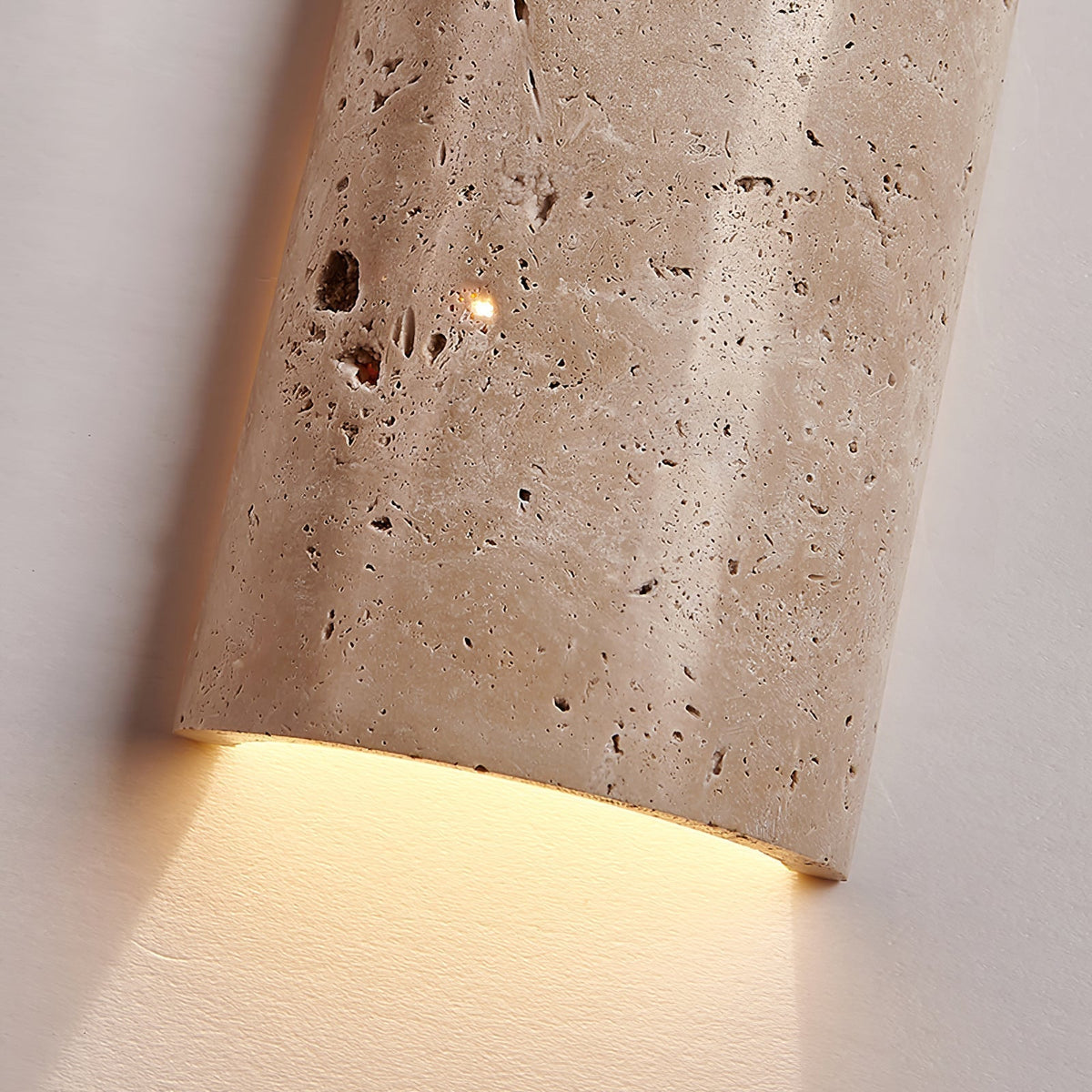 Olvenan aplique de pared en travertino