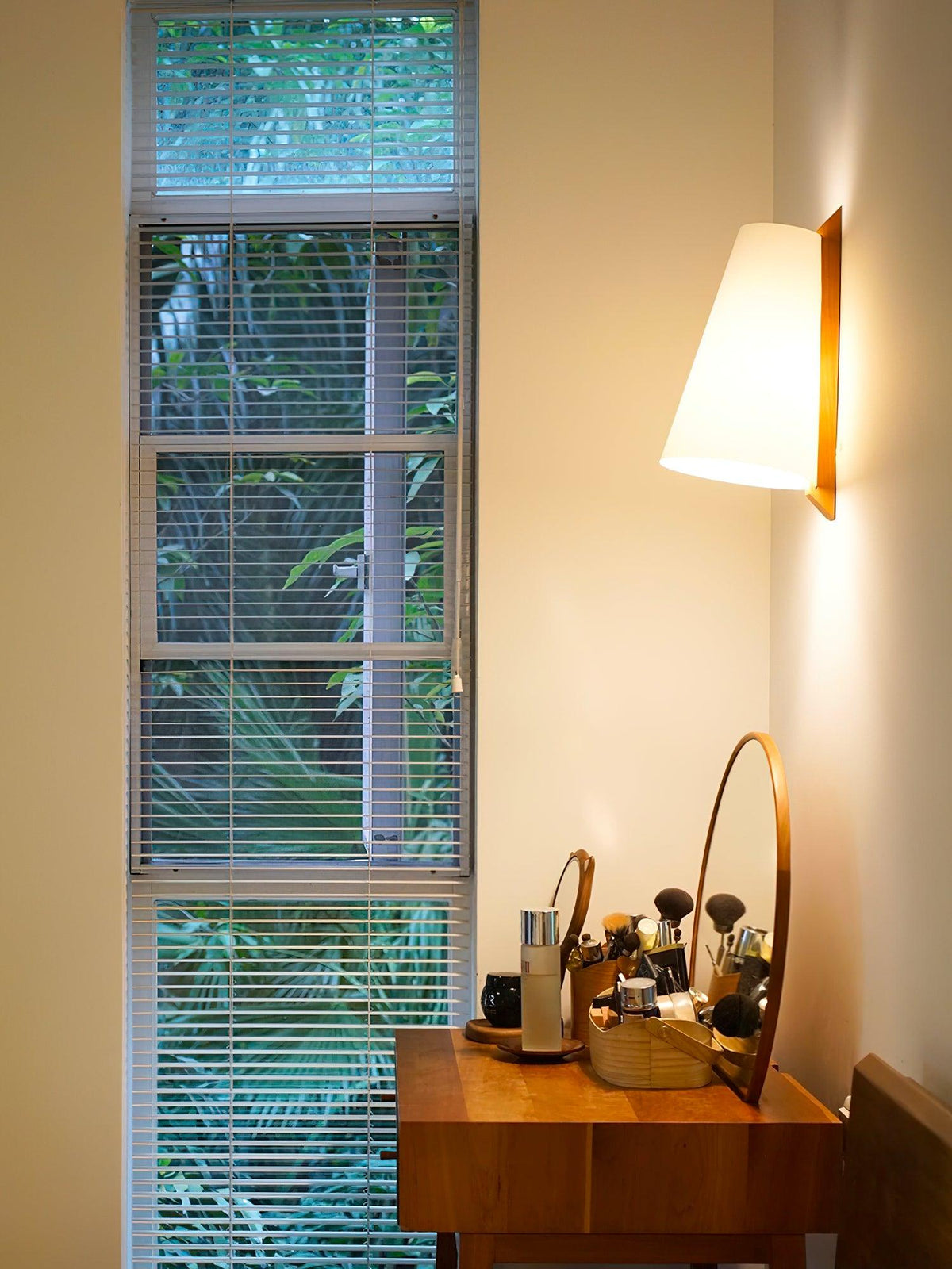Miriam aplique de pared moderno minimalista de plástico