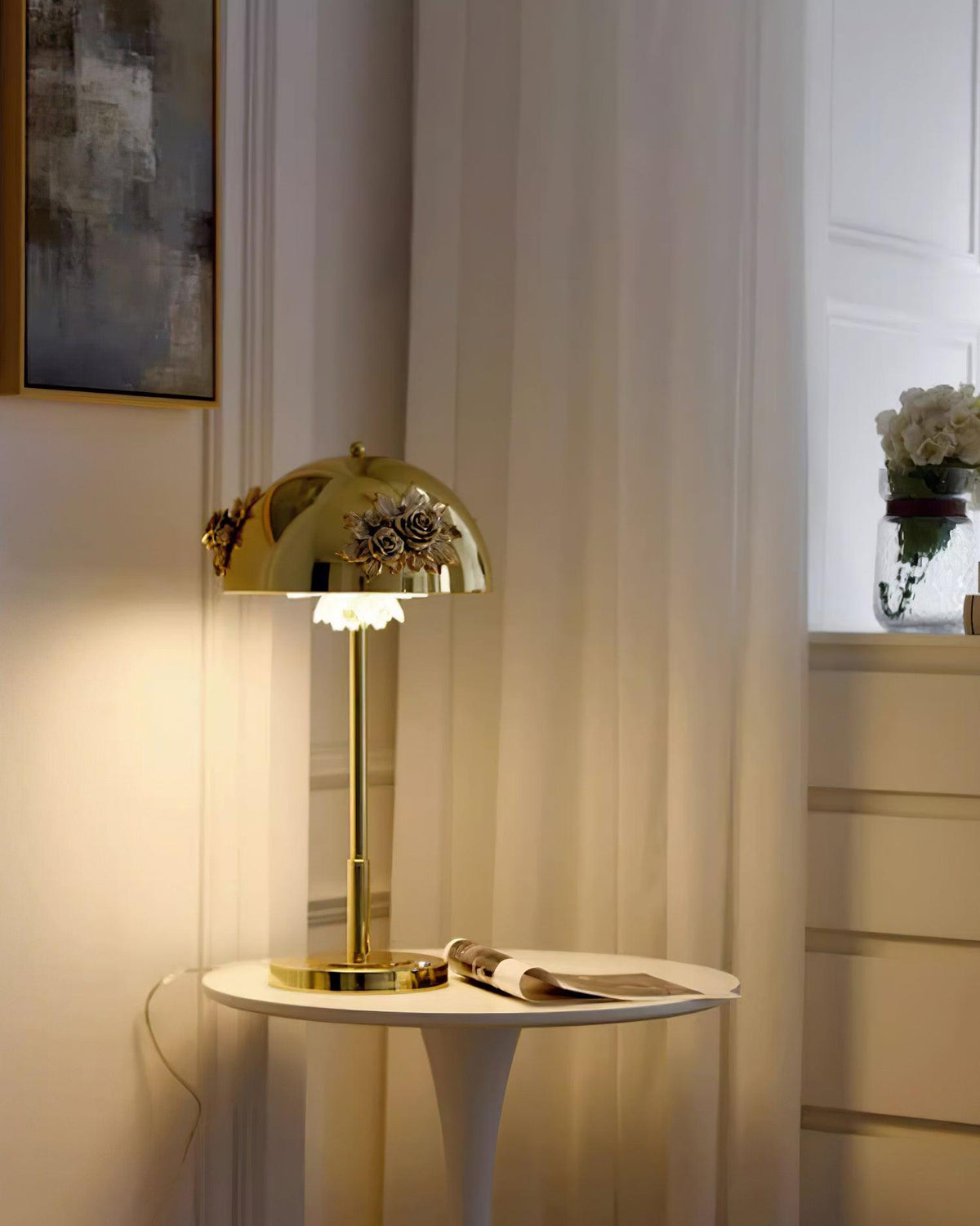 Uvaris lámpara de mesa con detalles románticos en cristal