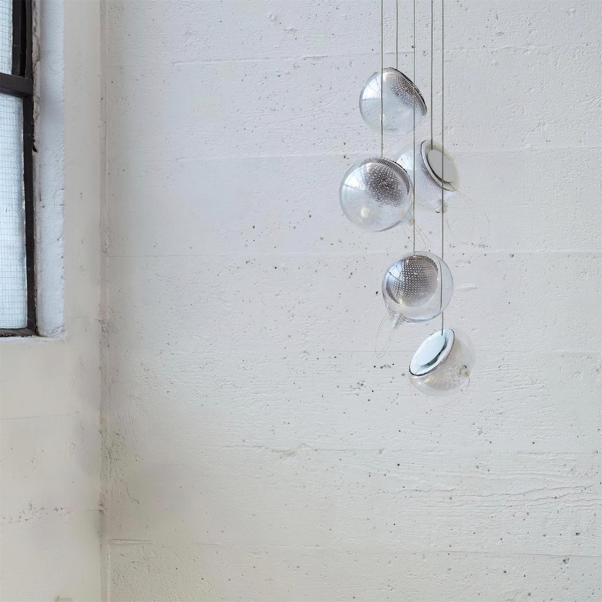 Lámparas de araña de Esferas de Vidrio con Malla y Racimo en Marco de Metal, Moderno y Minimalista