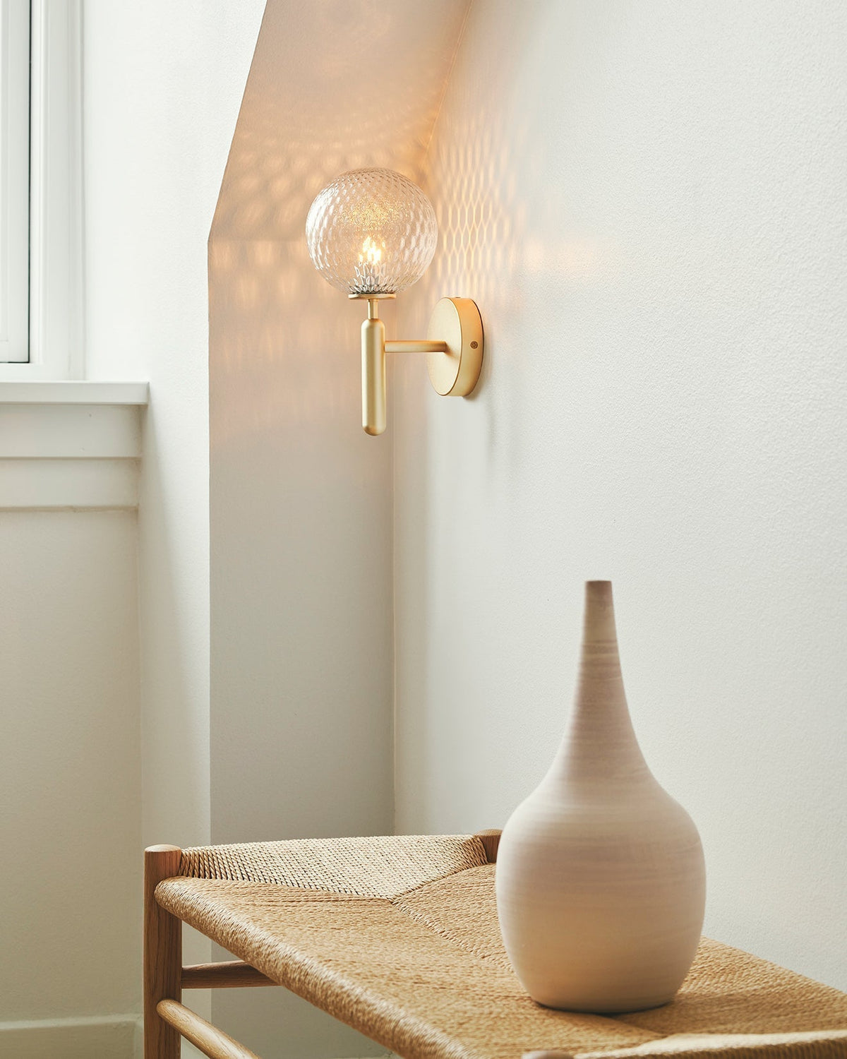 Kynlo aplique de pared con globos de vidrio claro estilo nórdico enchufable esfera