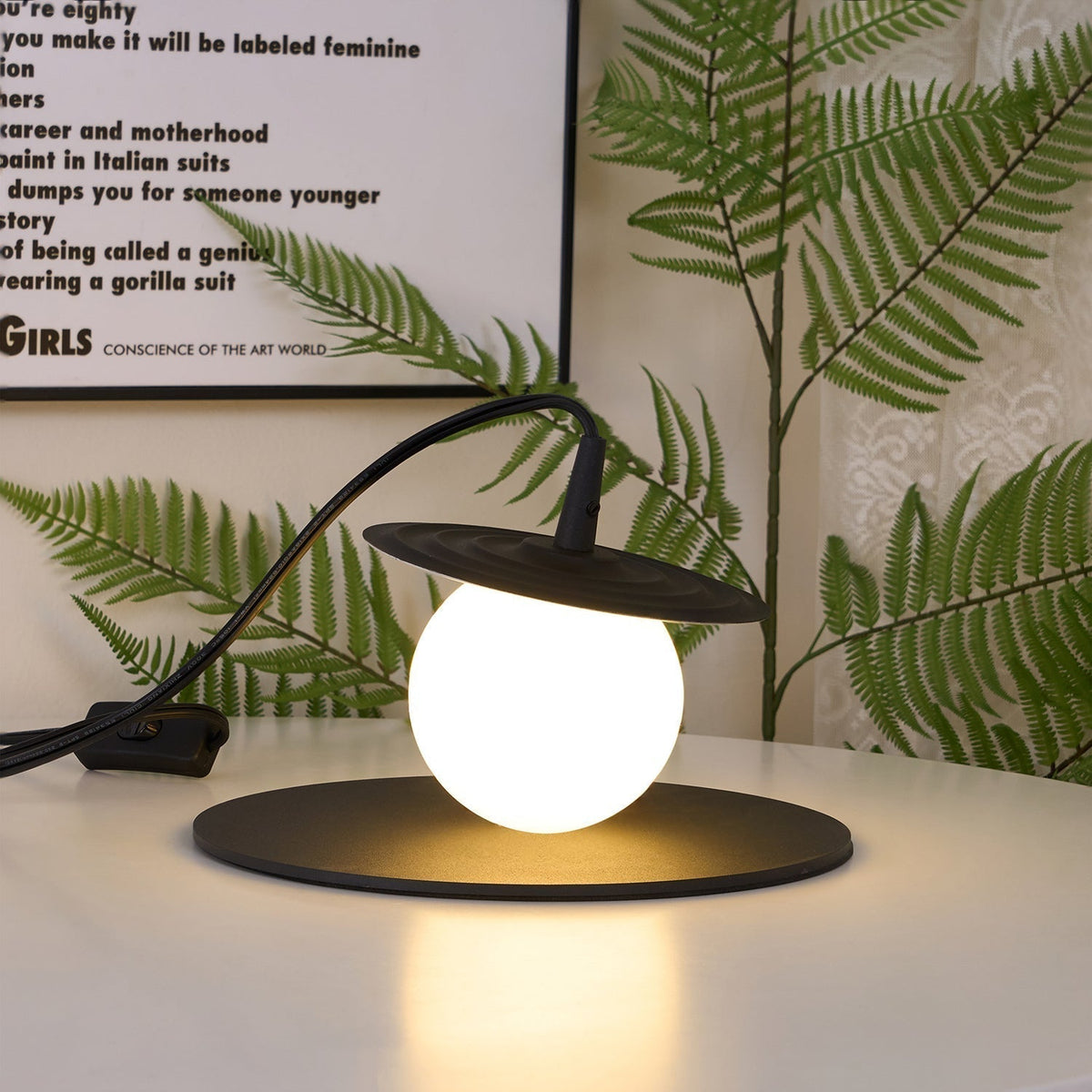 Cevenir lámpara de mesa Kinetic PE Rotomoulding