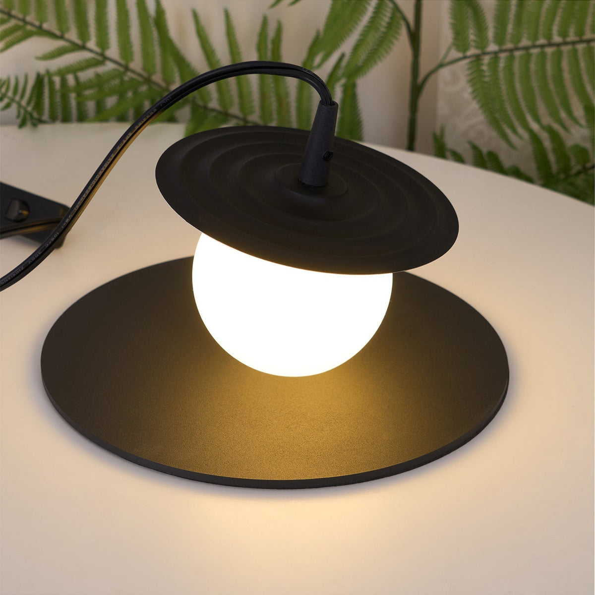 Cevenir lámpara de mesa Kinetic PE Rotomoulding