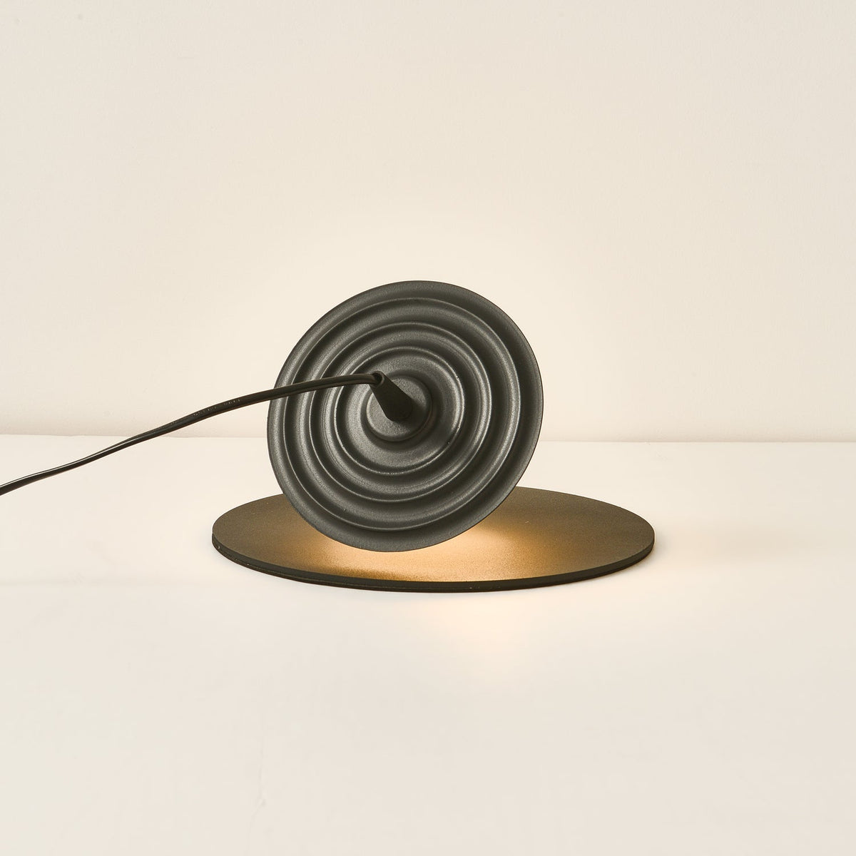 Cevenir lámpara de mesa Kinetic PE Rotomoulding