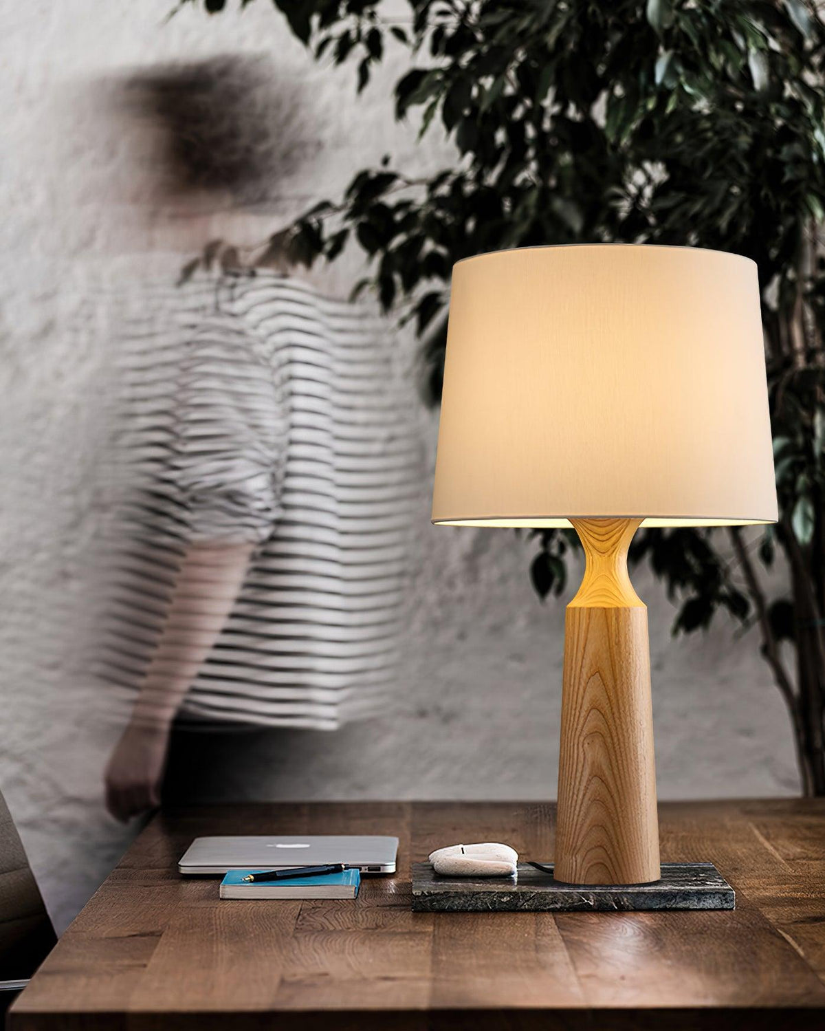 Harry lámpara de mesa contemporánea de madera