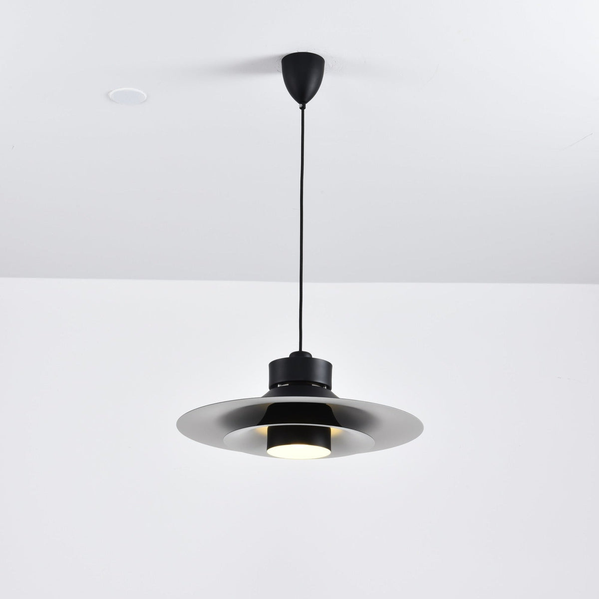 Rivivaya lámpara colgante minimalista
