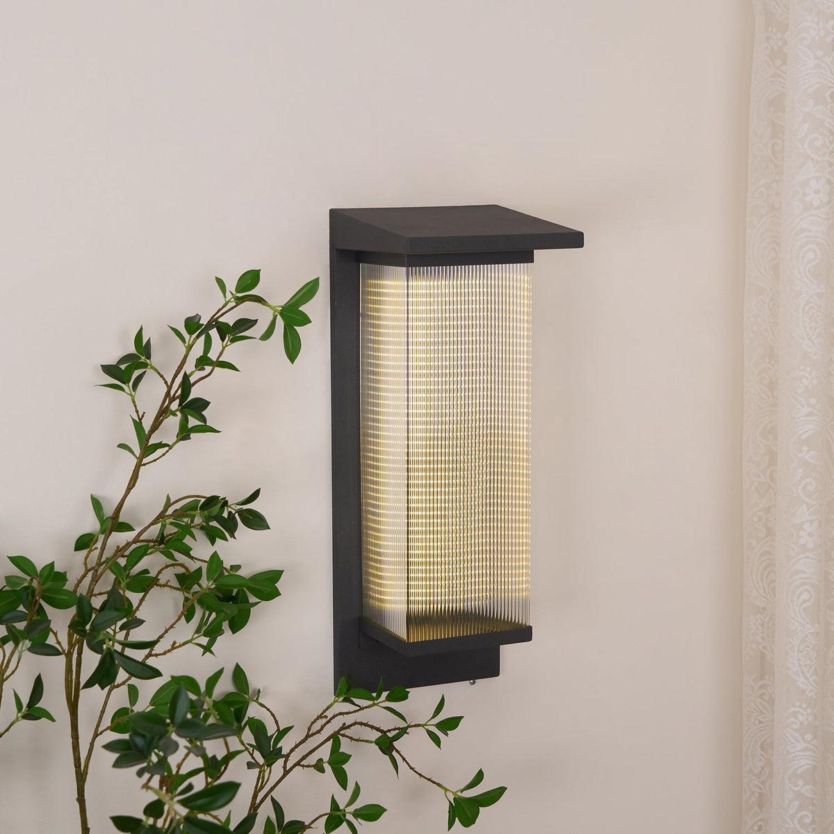 Corvian Dependable Única Caja Solar aplique de pared de Pared