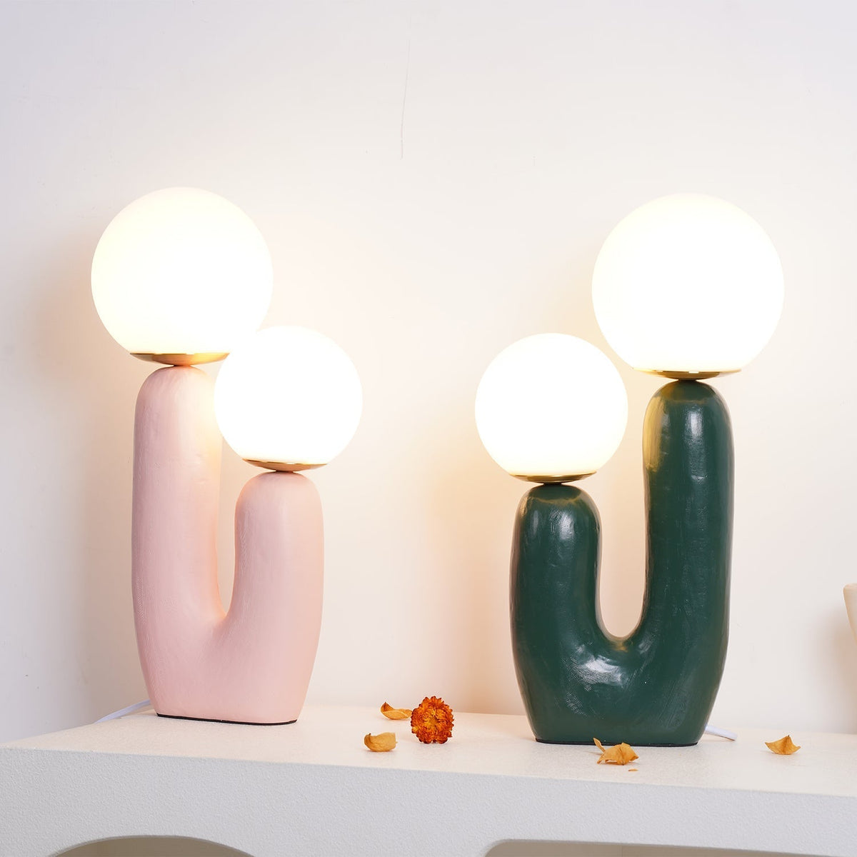 Elyrain lámpara de mesa artística de resina