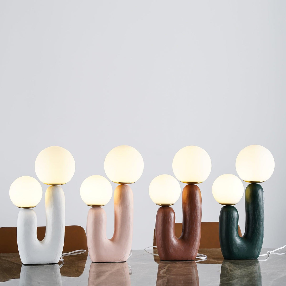 Elyrain lámpara de mesa artística de resina