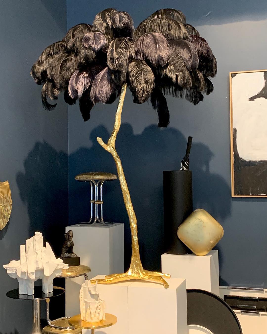 Selis lámpara de pie con pluma y latón