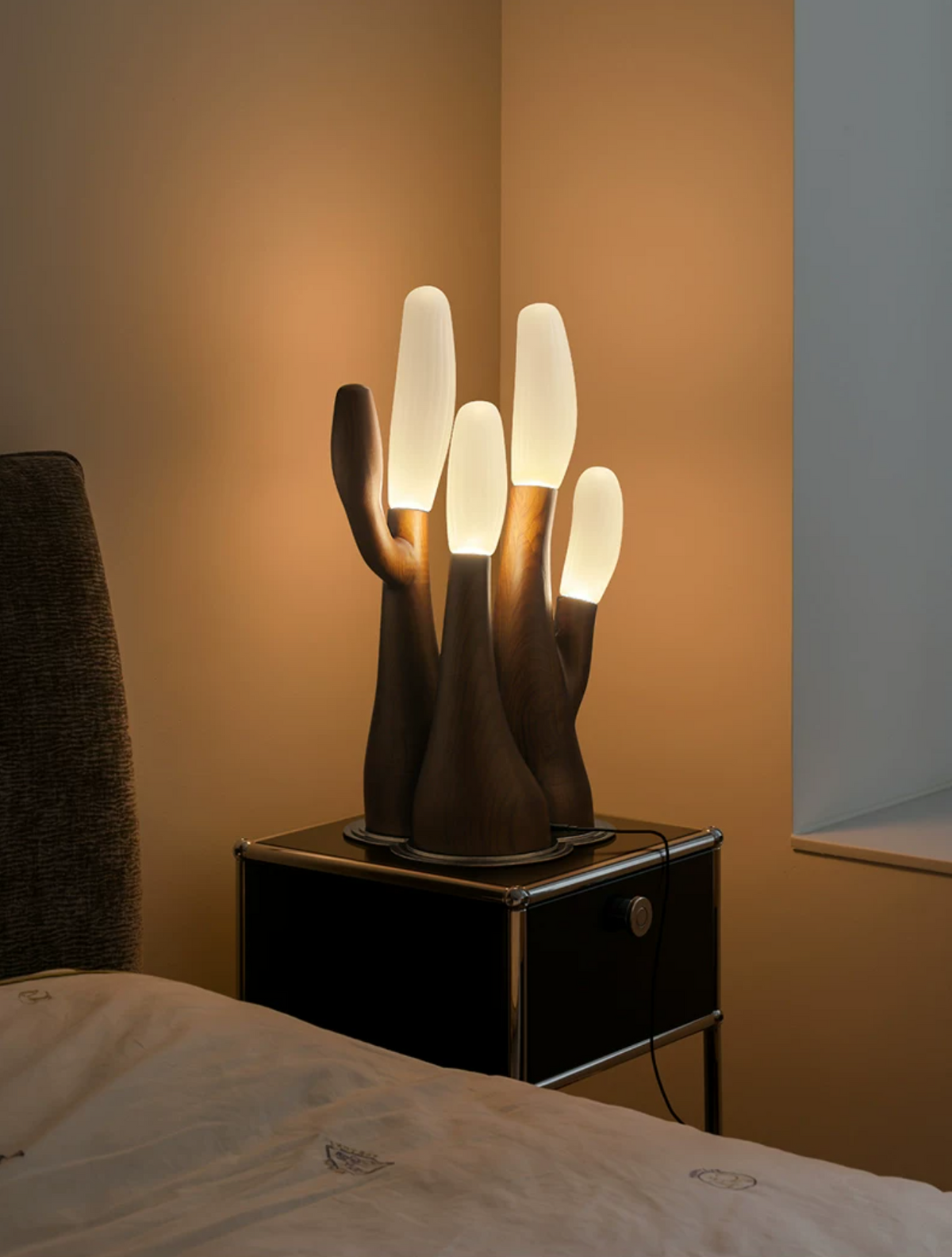 Lámpara de mesa de madera Rosedencombe