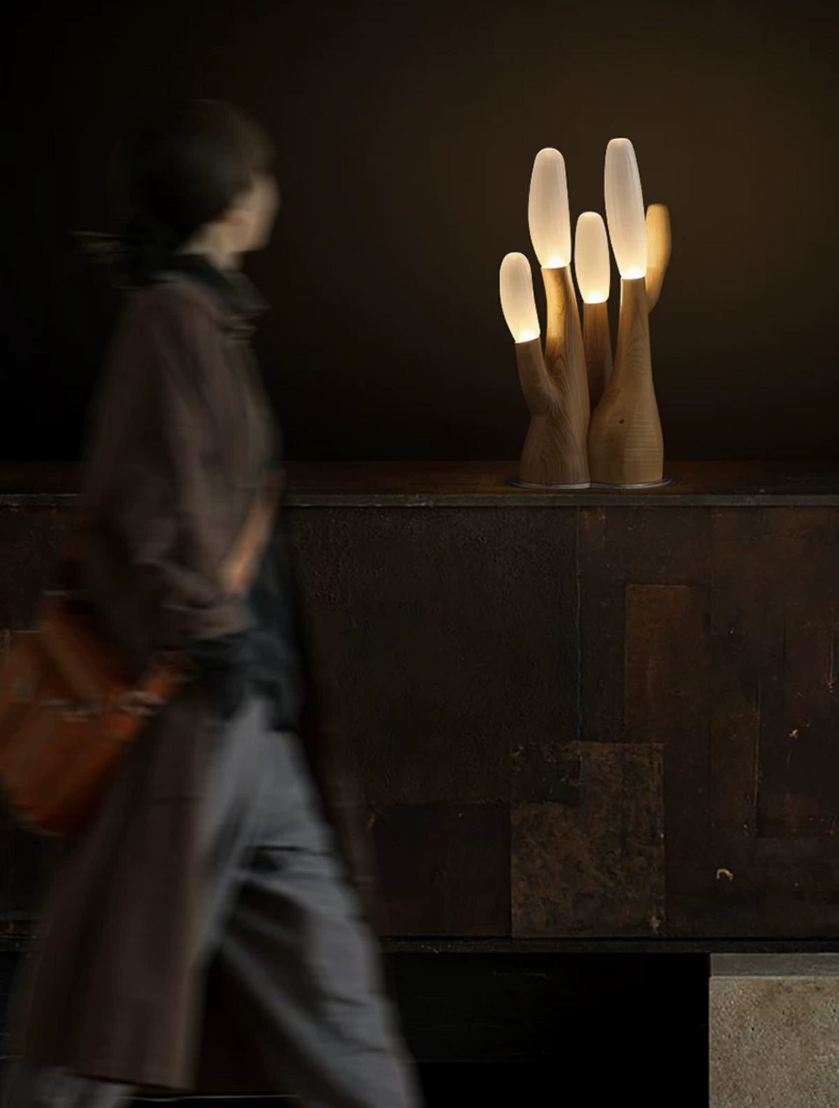 Lámpara de mesa de madera Rosedencombe