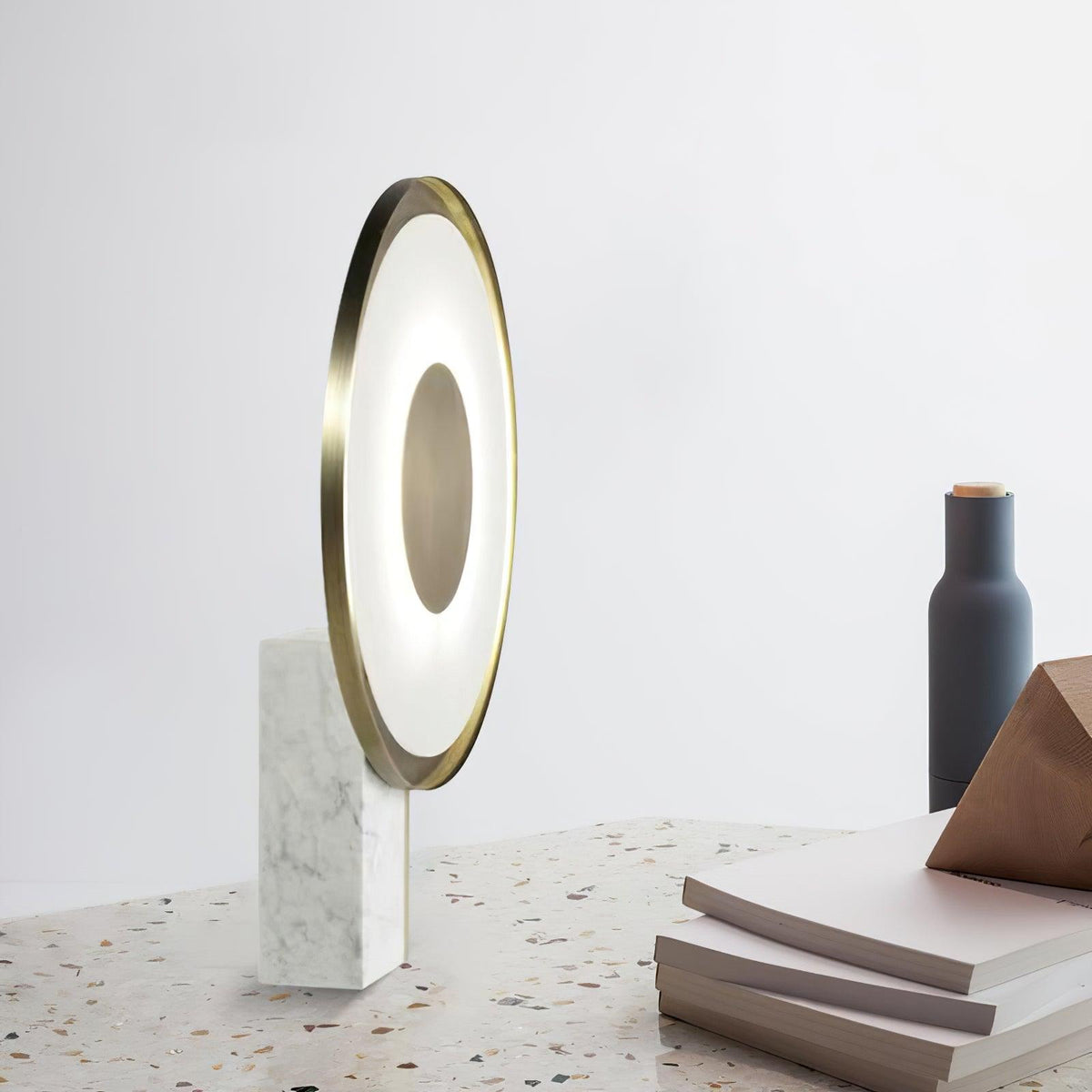 Tessain lámpara de mesa en mármol minimalista