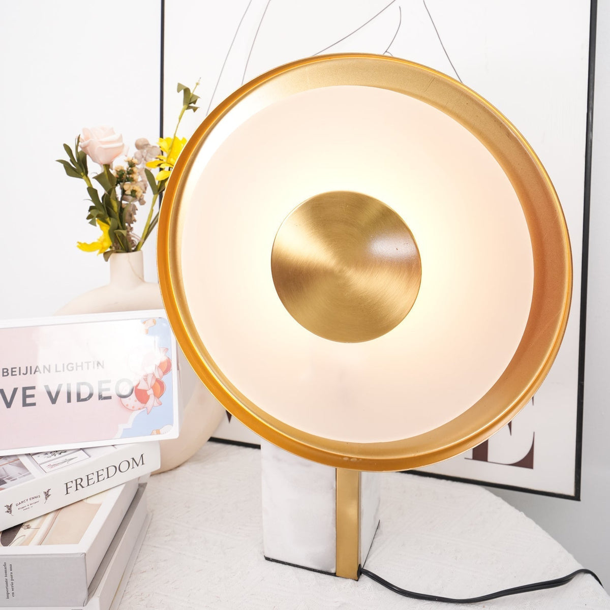 Tessain lámpara de mesa en mármol minimalista