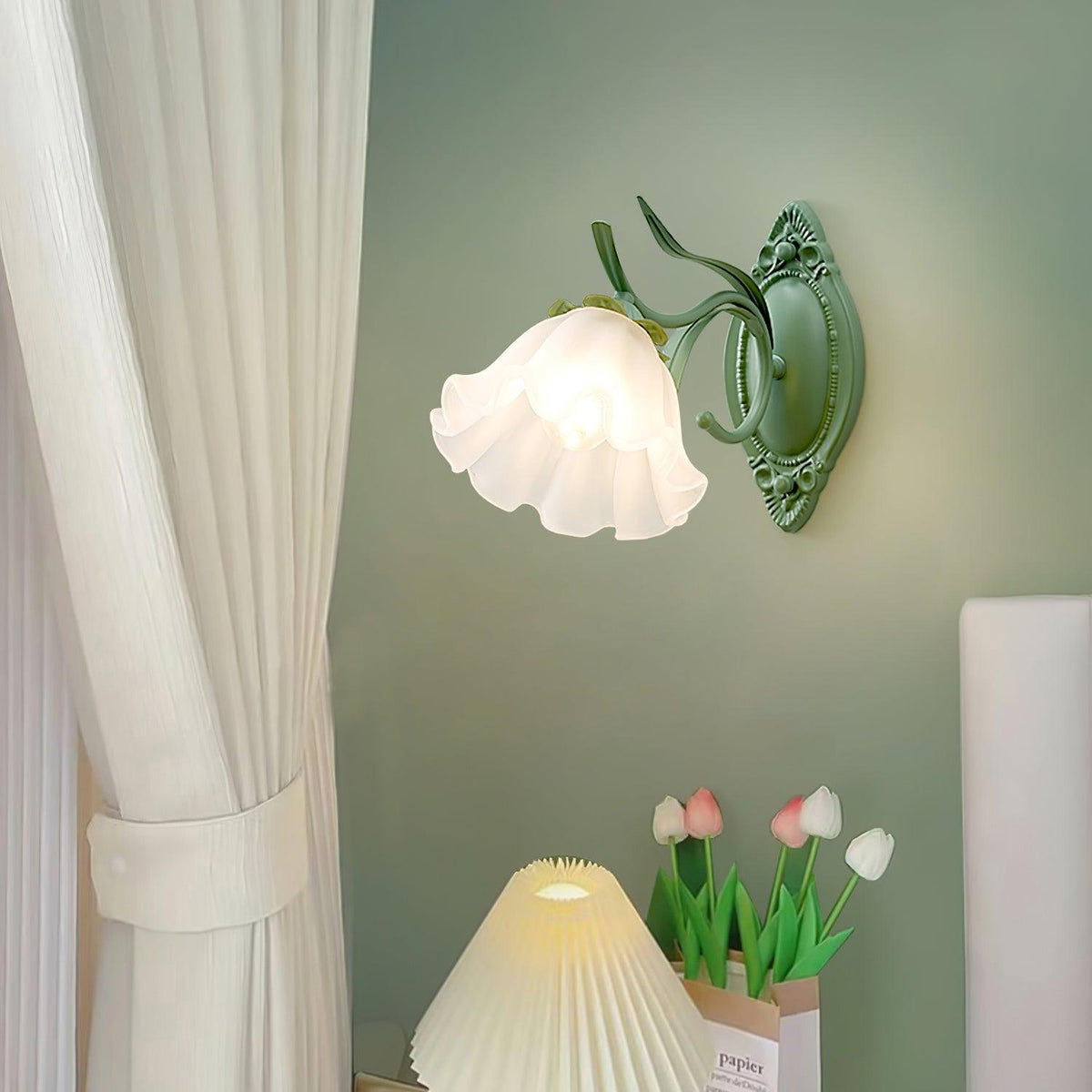 Aplique de pared vintage con sombra floral de vidrio para dormitorio y sala de estar