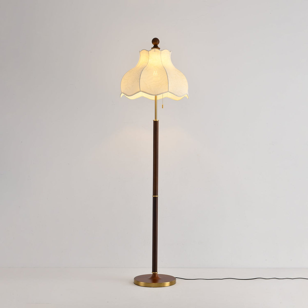 Tulfa lámpara de pie Vintage de madera