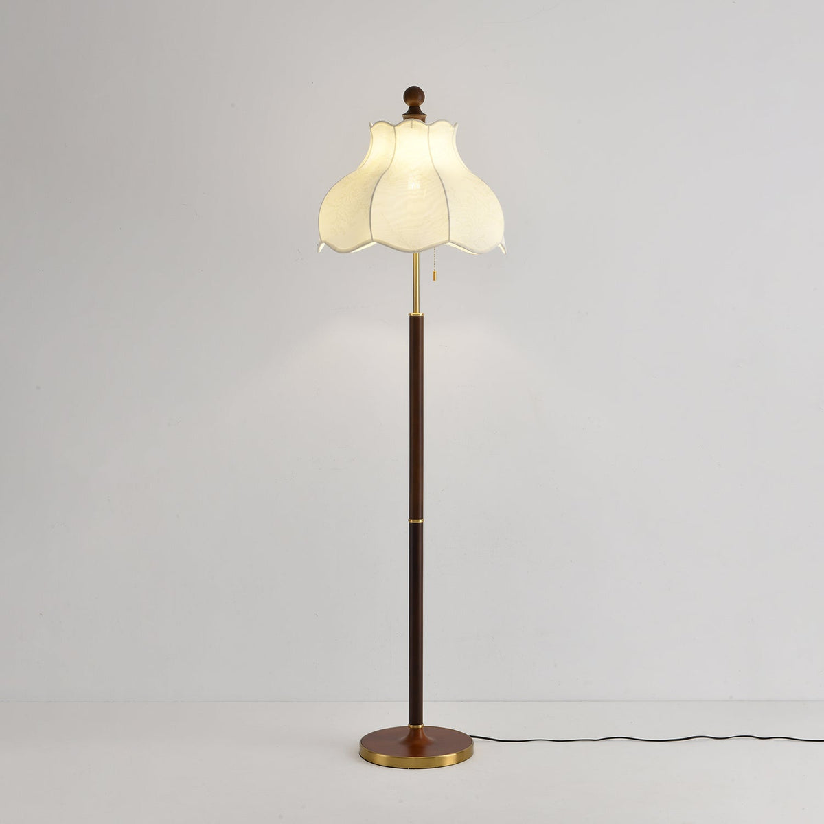 Tulfa lámpara de pie Vintage de madera