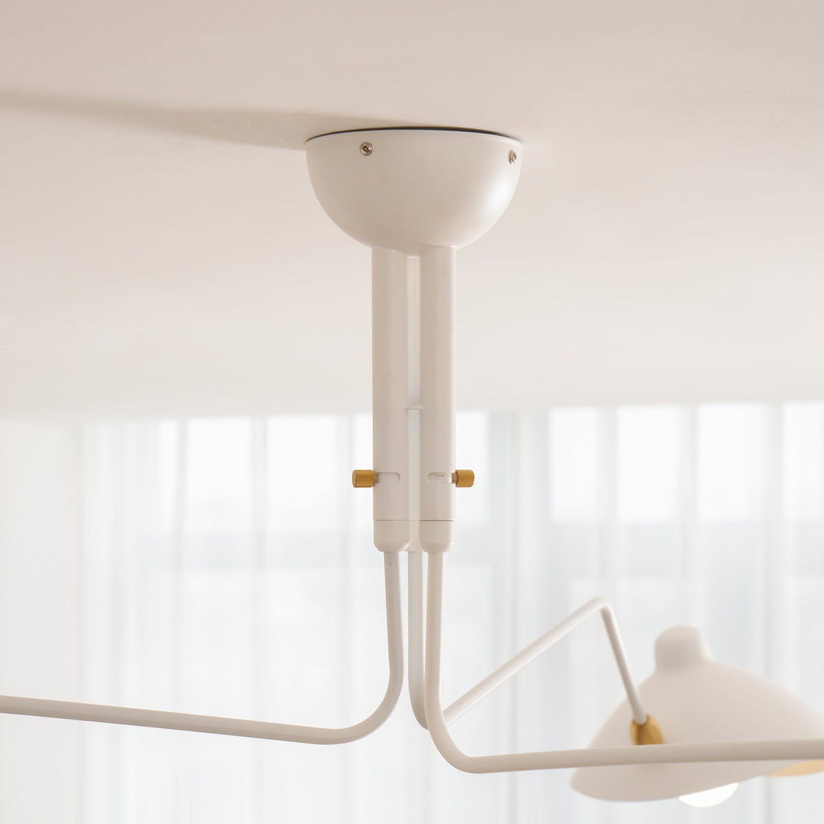 Renuelle lámpara de techo de tres brazos minimalista