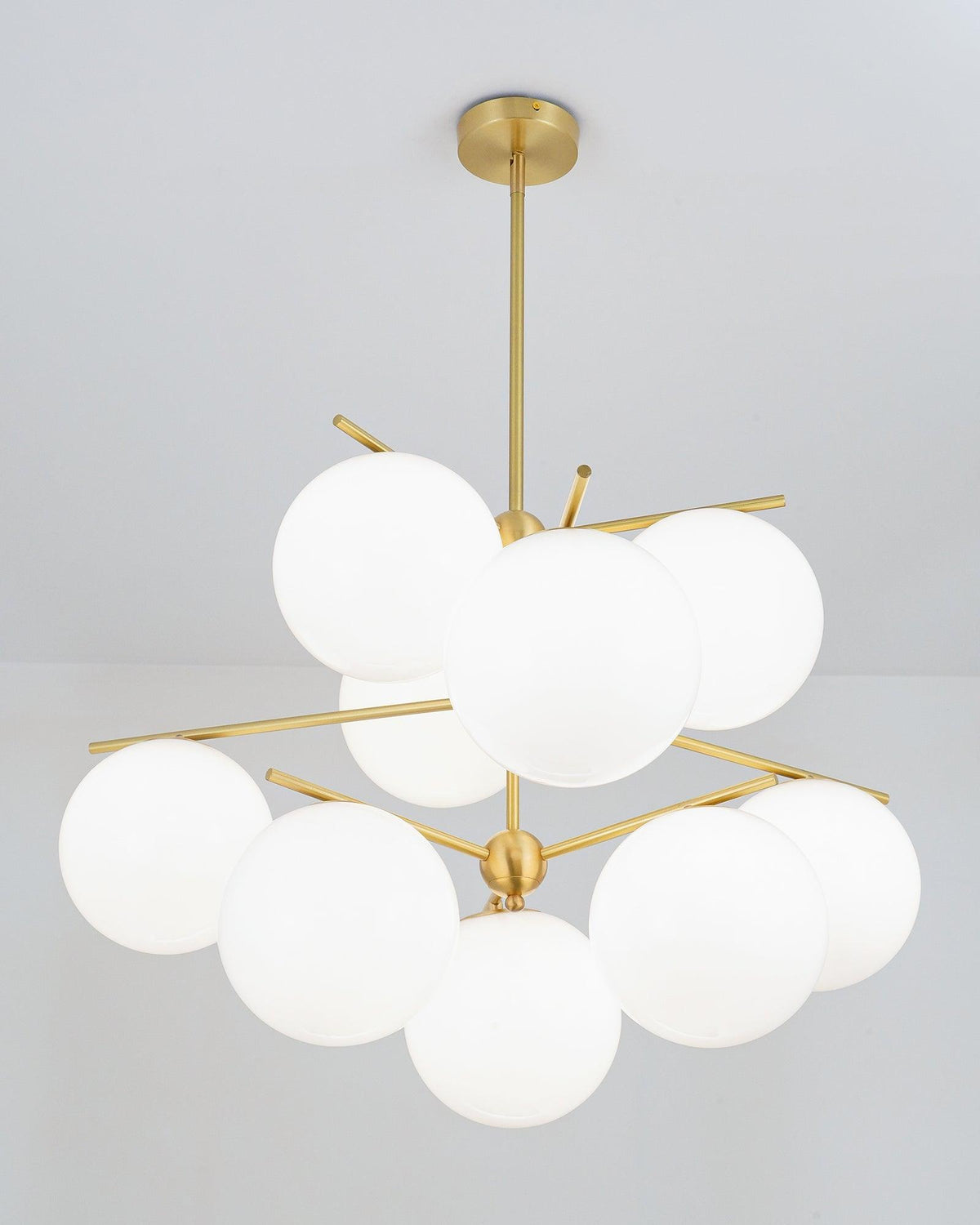 Casoella lámpara de araña esfera y tallo moderna dorada LED