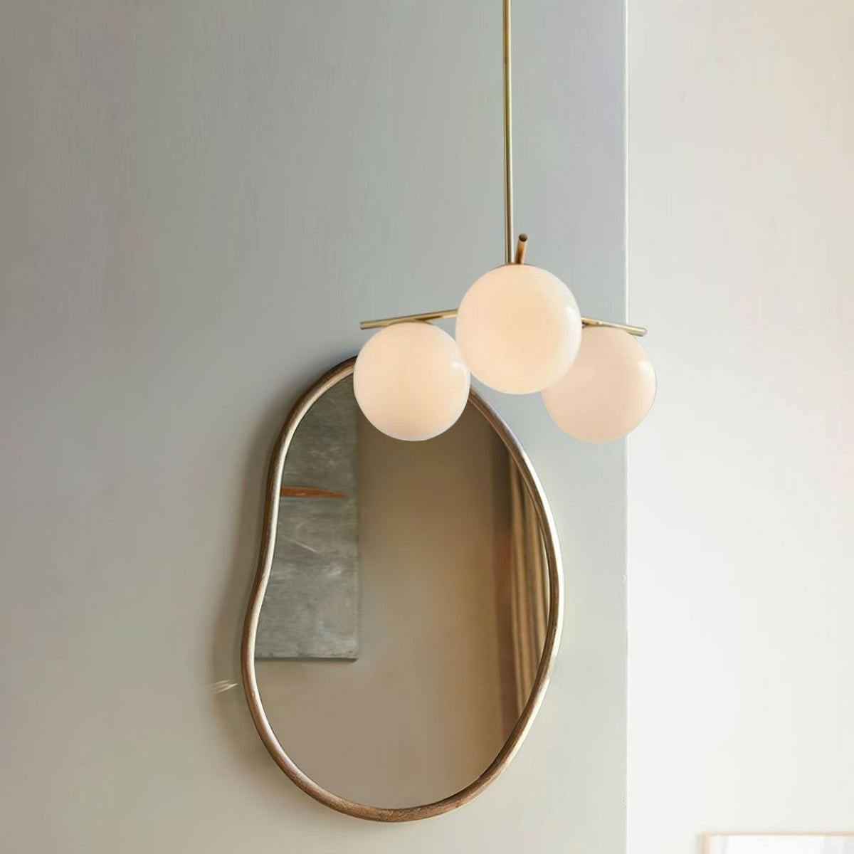 Casoella lámpara de araña esfera y tallo moderna dorada LED