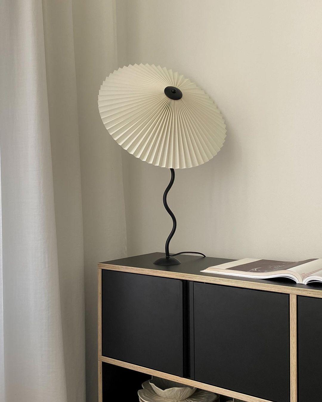 Vioro lámpara de mesa de tejido