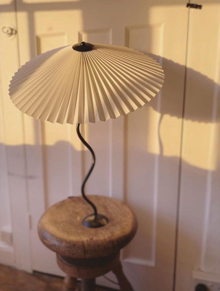 Vioro lámpara de mesa de tejido