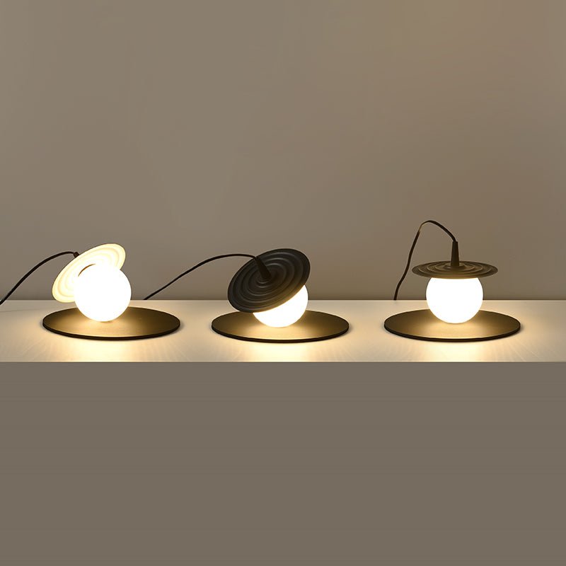 Cevenir lámpara de mesa Kinetic PE Rotomoulding